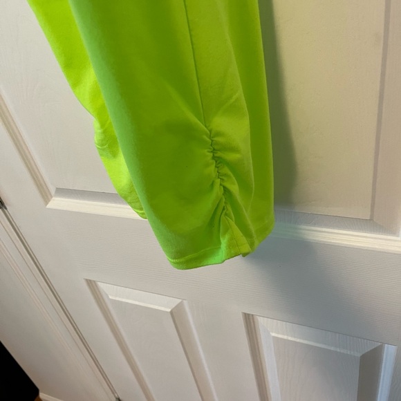 New Balance Racerback Tank top -Youth size 10-12 - Picture 3 of 6